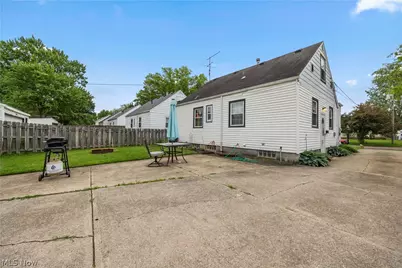610 Princeton Avenue, Elyria, OH 44035 - Photo 31