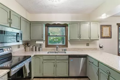2951 River Glen Dr, Austinburg, OH 44010 - Photo 9