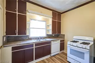 227 S Balch St, Akron, OH 44302 - Photo 11