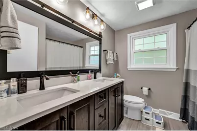 16561 N White Oaks Drive, Strongsville, OH 44136 - Photo 35