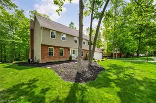 16561 N White Oaks Dr, Strongsville, OH 44136 - Photo 3