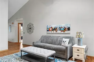 568 Breiton Cir, Barberton, OH 44203 - Photo 3