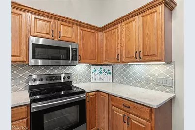 568 Breiton Circle, Barberton, OH 44203 - Photo 7