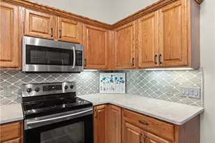 568 Breiton Cir, Barberton, OH 44203 - Photo 7