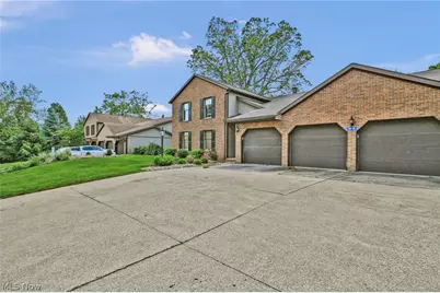 1819 Harbour Circle NW, Canton, OH 44708 - Photo 3