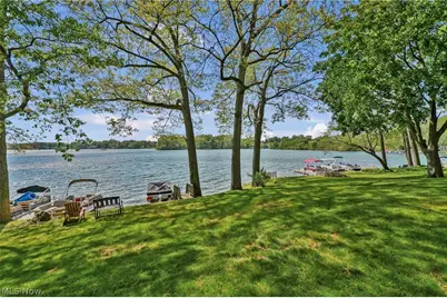 1819 Harbour Circle NW, Canton, OH 44708 - Photo 11