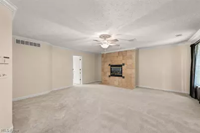 6424 Oak Point Estates, Lorain, OH 44053 - Photo 21