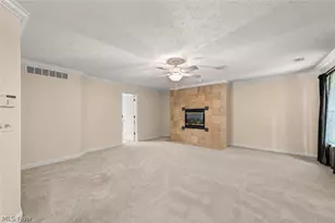 6424 Oak Point Estates, Lorain, OH 44053 - Photo 21