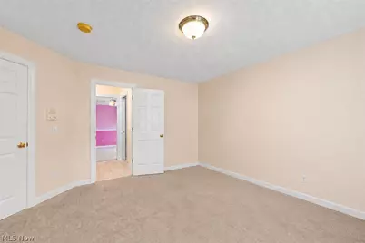6424 Oak Point Estates, Lorain, OH 44053 - Photo 27