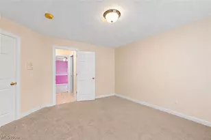 6424 Oak Point Estates, Lorain, OH 44053 - Photo 27