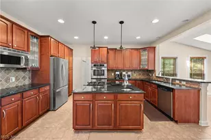 6424 Oak Point Estates, Lorain, OH 44053 - Photo 9
