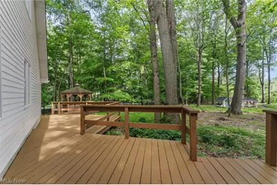 6165 Grandridge Pointe Drive, Concord Twp, OH 44077 - Photo 9