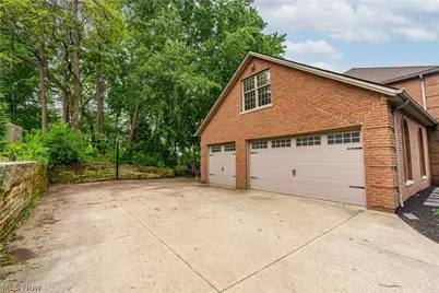 5205 Foxchase Avenue NW, Canton, OH 44718 - Photo 3