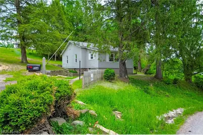 136 E Wheeling Street, Cadiz, OH 43907 - Photo 5