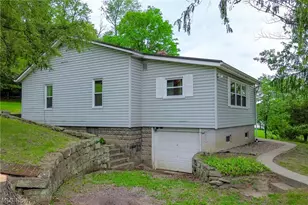 136 E Wheeling St, Cadiz, OH 43907 - Photo 9