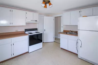 325 Jefferson Street, Port Clinton, OH 43452 - Photo 17