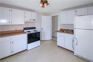 325 Jefferson St, Port Clinton, OH 43452 - Photo 17