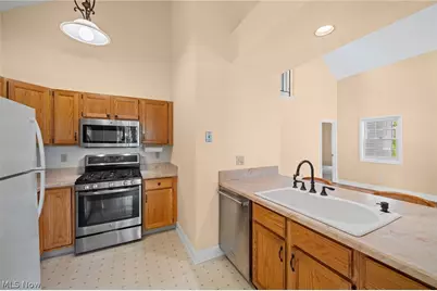 1235 Candlewick Lane #3-11, Grandview Heights, OH 44147 - Photo 5