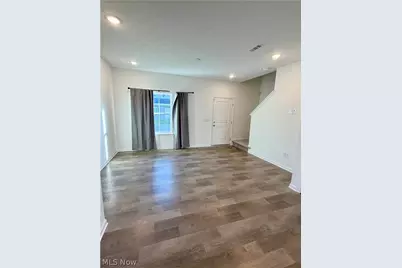 677 Crossings Lane, Akron, OH 44320 - Photo 9