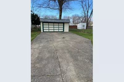 12116 Longmead Avenue, Loveland, OH 44135 - Photo 3