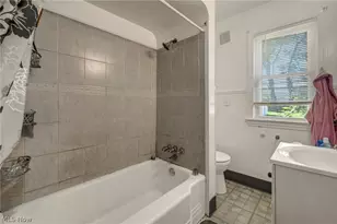 15812 Grant Ave, Maple Heights, OH 44137 - Photo 17