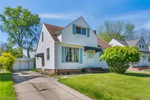 15812 Grant Ave, Maple Heights, OH 44137 - Photo 3