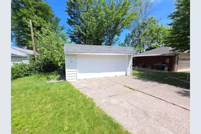20632 Woodstock Avenue, Fairview Park, OH 44126 - Photo 5