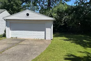 1661 Empire Rd, Wickliffe, OH 44092 - Photo 3