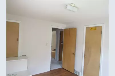 4946 Fairlawn Road, Lyndhurst, OH 44124 - Photo 11
