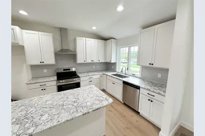 3654 Rolling Ridge Road NE, Canton, OH 44721 - Photo 3