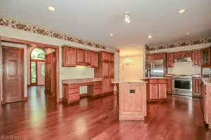 9323 Regency Woods Dr, Kirtland, OH 44094 - Photo 11