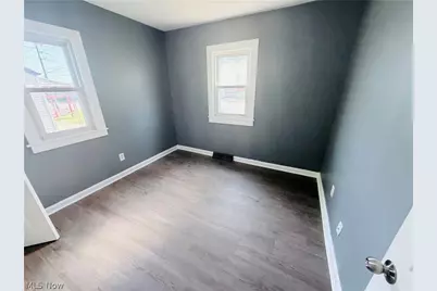 978 Kelly Avenue, Akron, OH 44306 - Photo 7
