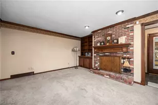 3516 Meadowbrook Dr, Lorain, OH 44053 - Photo 7
