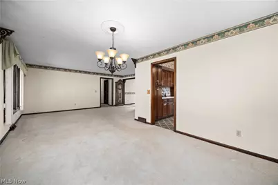 3516 Meadowbrook Drive, Lorain, OH 44053 - Photo 5