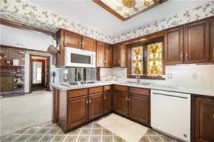 3516 Meadowbrook Dr, Lorain, OH 44053 - Photo 9