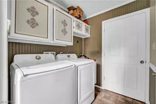 150 Greenbriar Dr, Aurora, OH 44202 - Photo 35