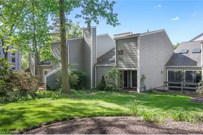 1376 Bobby Lane #32, Westlake, OH 44145 - Photo 3
