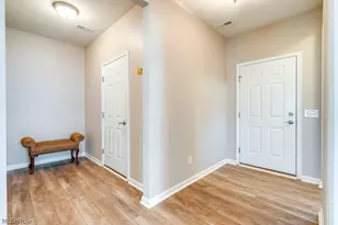 8081 Parkcroft Dr, Mentor, OH 44060 - Photo 23