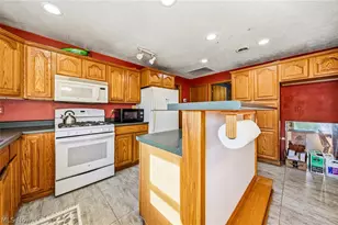 1050 Lake Rd, Conneaut, OH 44030 - Photo 17