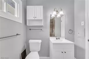 16605 Glenpark Ave, Loveland, OH 44128 - Photo 17