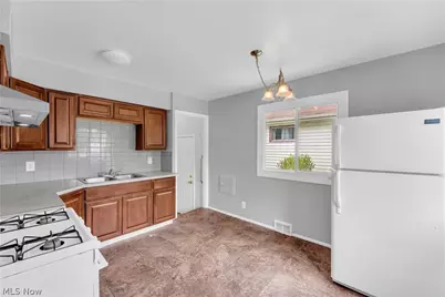 16605 Glenpark Avenue, Loveland, OH 44128 - Photo 7