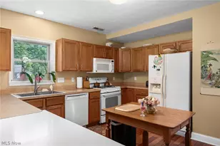 6560 Barton Rd, North Olmsted, OH 44070 - Photo 13