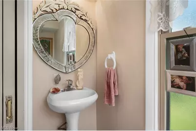 6560 Barton Road, North Olmsted, OH 44070 - Photo 17