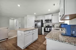 141 W Spring Dr, Elyria, OH 44035 - Photo 9