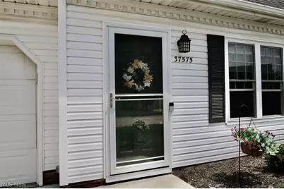 37575 Ocean Reef, Willoughby, OH 44094 - Photo 3