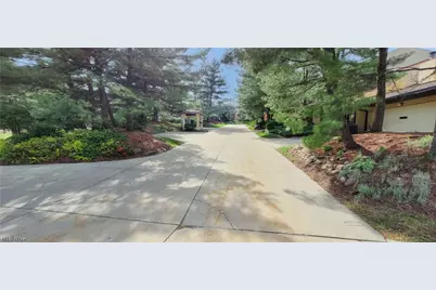 1745 Brookwood Drive, Akron, OH 44313 - Photo 31