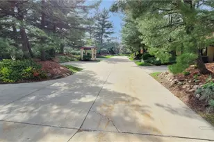 1745 Brookwood Dr, Akron, OH 44313 - Photo 31