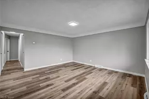 5597 Kenton Ave, Maple Heights, OH 44137 - Photo 5