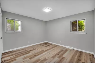 5597 Kenton Avenue, Maple Heights, OH 44137 - Photo 23