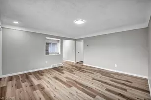 5597 Kenton Ave, Maple Heights, OH 44137 - Photo 7